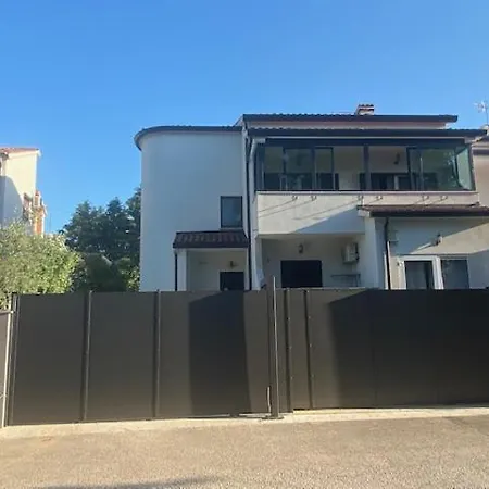 Simon's Place Πόρετς
